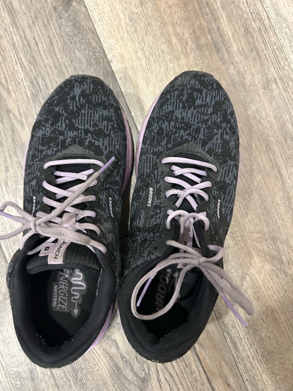 Brooks Women's Black and Light Purple Running Sneakers